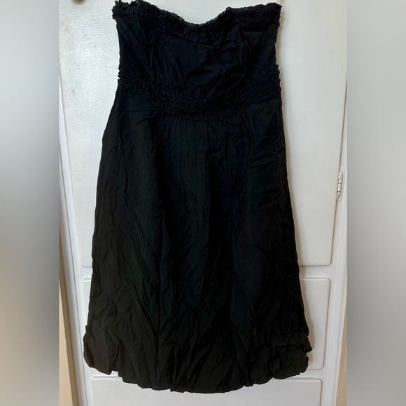 Francesca's Collections Dresses & Skirts - Francesca’s  Black Strapless Dress LBD- NWT